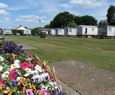 Готель Copthorne Caravans Merston Екстер'єр фото