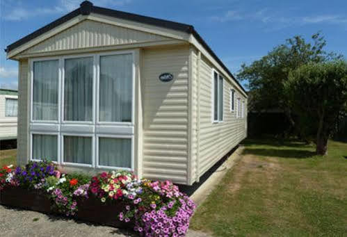 Готель Copthorne Caravans Merston Екстер'єр фото