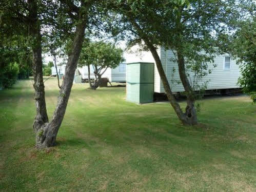 Готель Copthorne Caravans Merston Екстер'єр фото