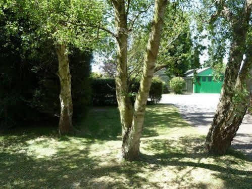 Готель Copthorne Caravans Merston Екстер'єр фото