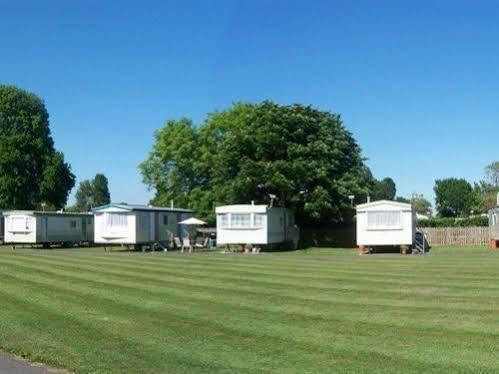 Готель Copthorne Caravans Merston Екстер'єр фото